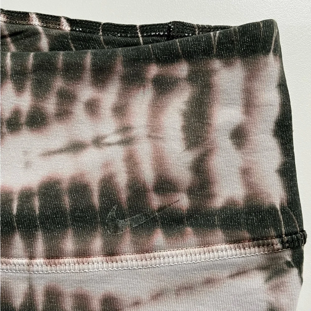 Nike Dri-Fit Tie Dye Camo Athletic Leggings Medium